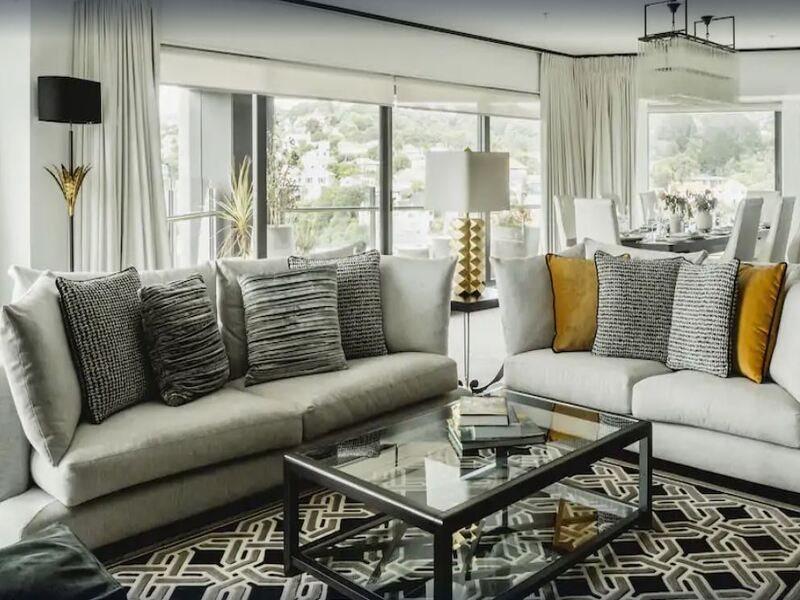 Bolton Hotel Wellington Bagian luar foto A living room