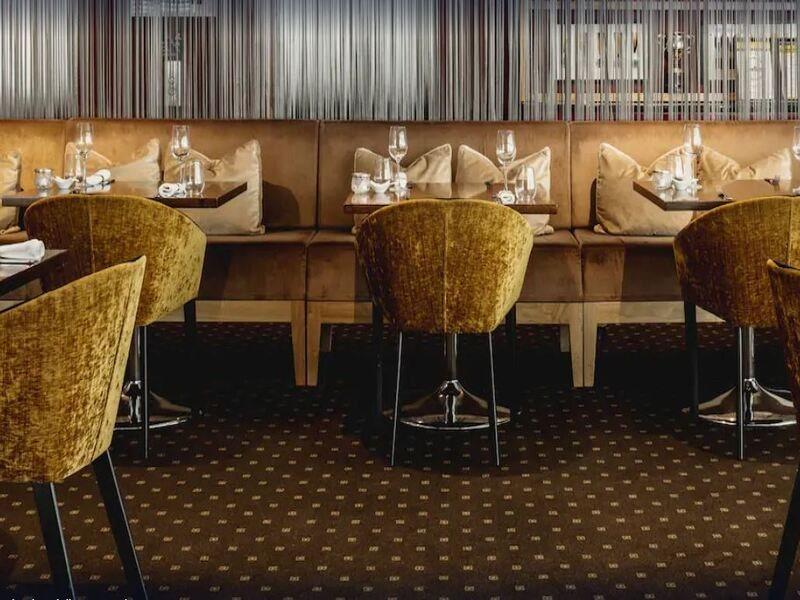 Bolton Hotel Wellington Bagian luar foto Restaurant