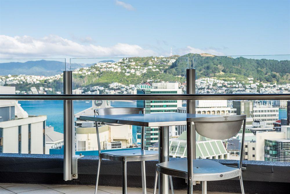 Bolton Hotel Wellington Bagian luar foto Skyline Bar and Restaurant