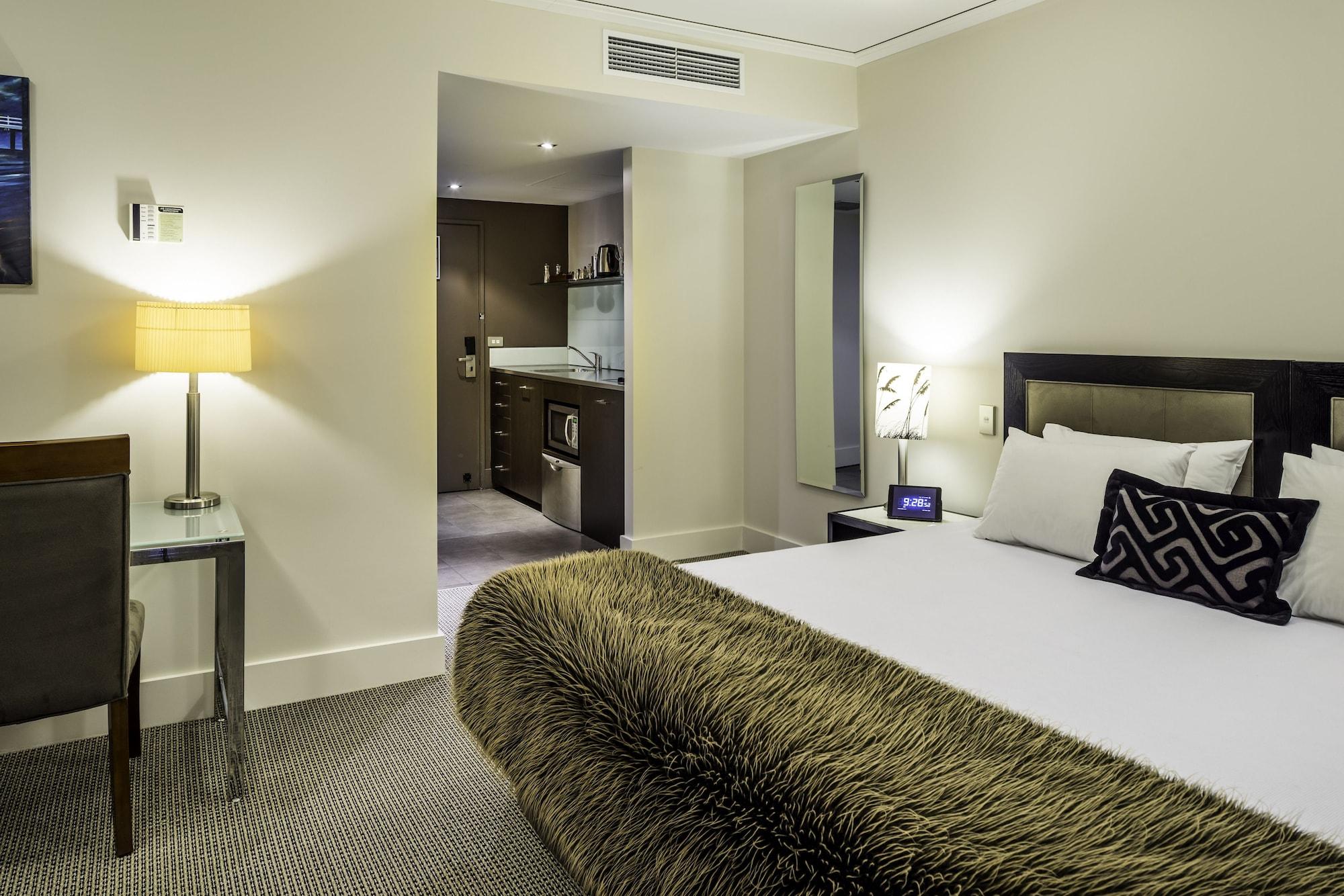 Bolton Hotel Wellington Bagian luar foto A typical Studio apartment